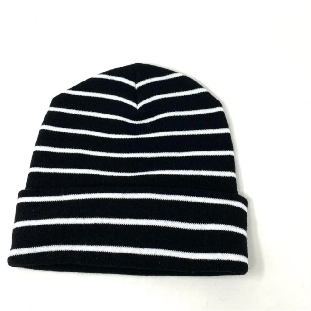 Vans Winter Hat black with white stripes. Cuffed, Warm. NWOT - Picture 4 of 6